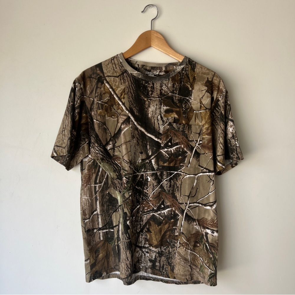 Realtree Camo Hunting  Graphic Pocket Tshirt